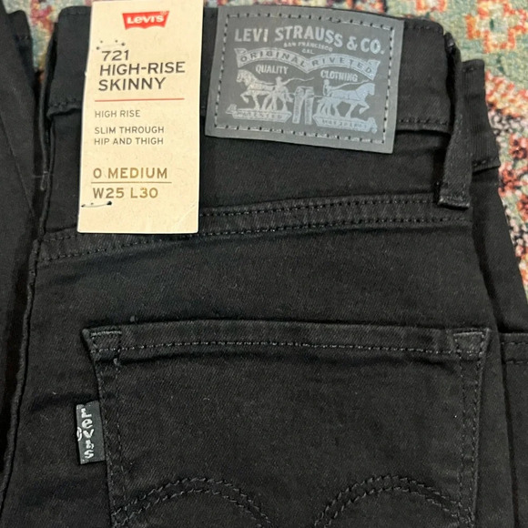 NWT Levi’s 721 High Rise Skinny Black Jeans - Picture 10 of 12